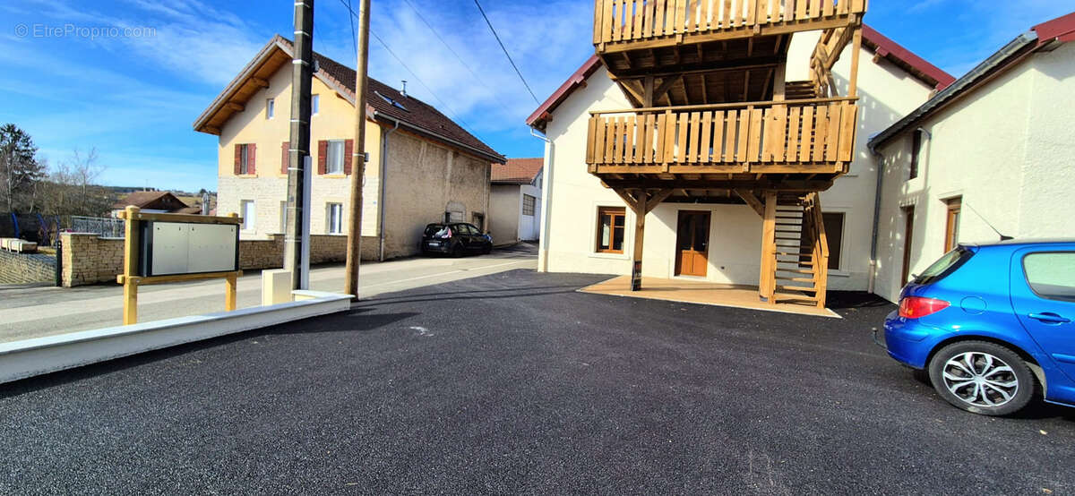 Appartement à ORCHAMPS-VENNES