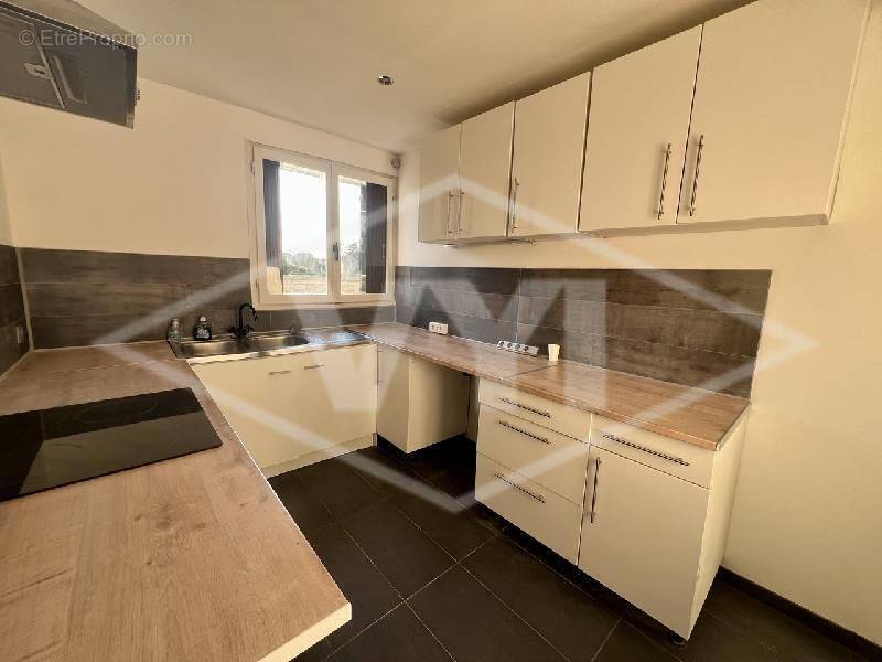 Appartement à COMBS-LA-VILLE