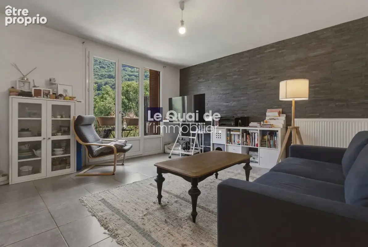 Appartement 70 m² à Saint-Egreve  - photo 2