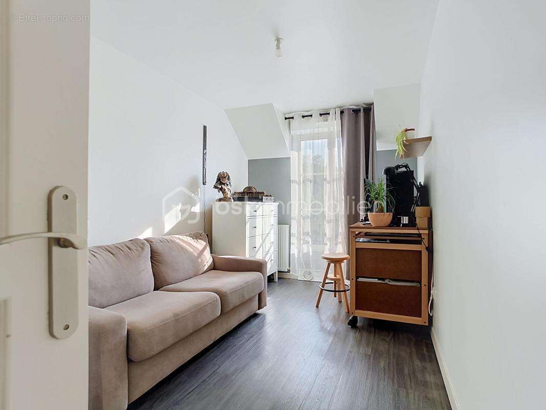  Le cocon idéal à Coupvray : dernier étage, balcon, double parking et sérénité garantie !  - photo 7