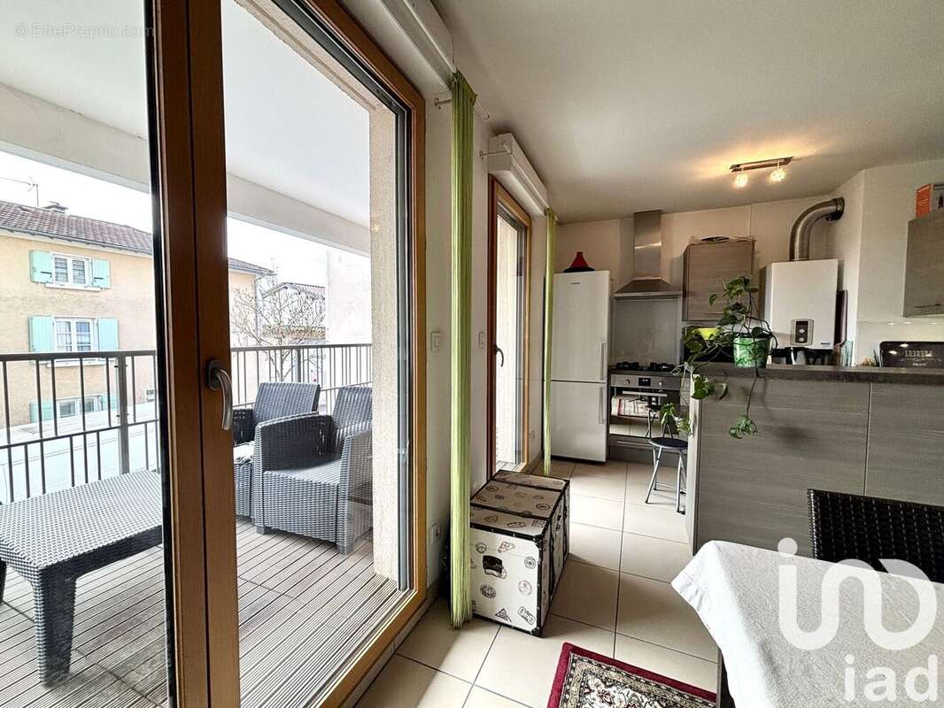 Photo 6 - Appartement à LA TOUR-DE-SALVAGNY