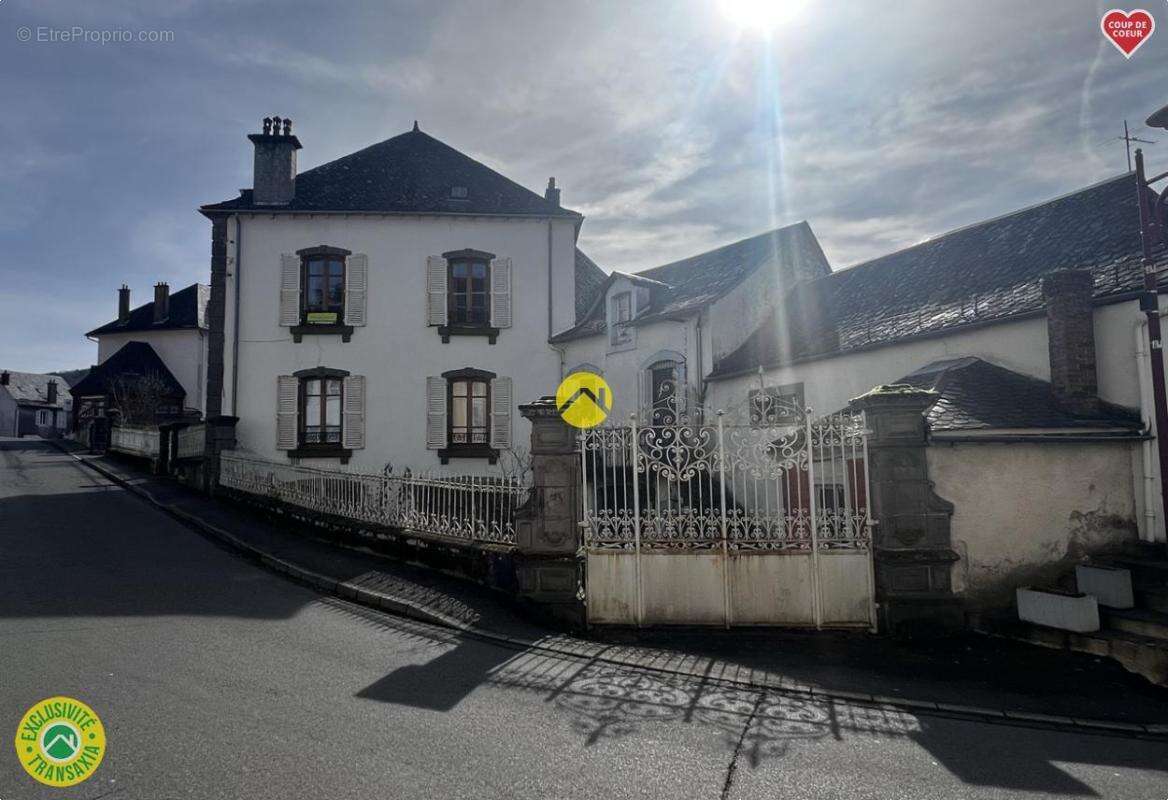 Maison à CONDAT