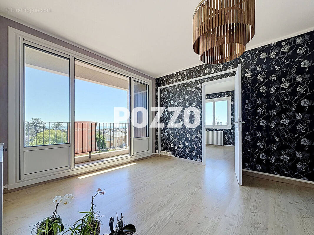 Appartement à DONVILLE-LES-BAINS