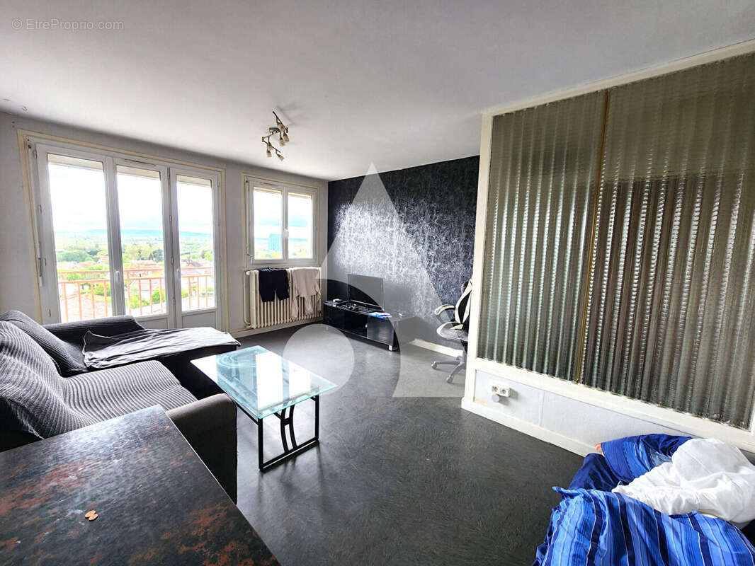 Appartement à MONTCEAU-LES-MINES