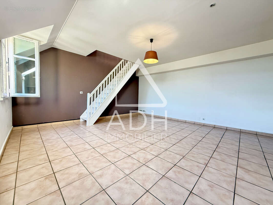 Appartement à JOUARS-PONTCHARTRAIN
