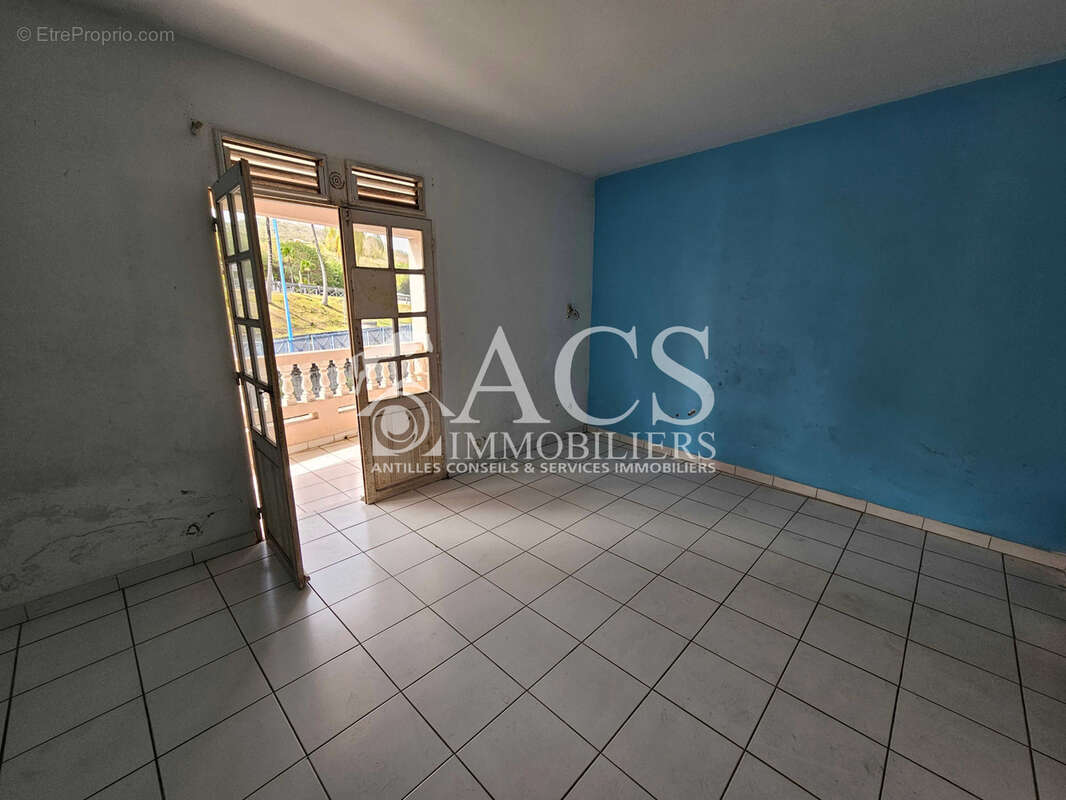 Appartement à SAINTE-LUCE