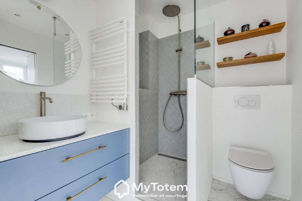Appartement à PARIS-16E