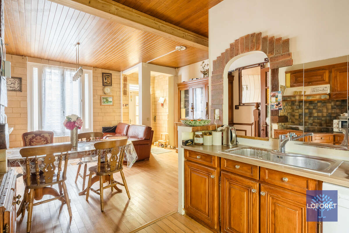 Maison à LES PAVILLONS-SOUS-BOIS