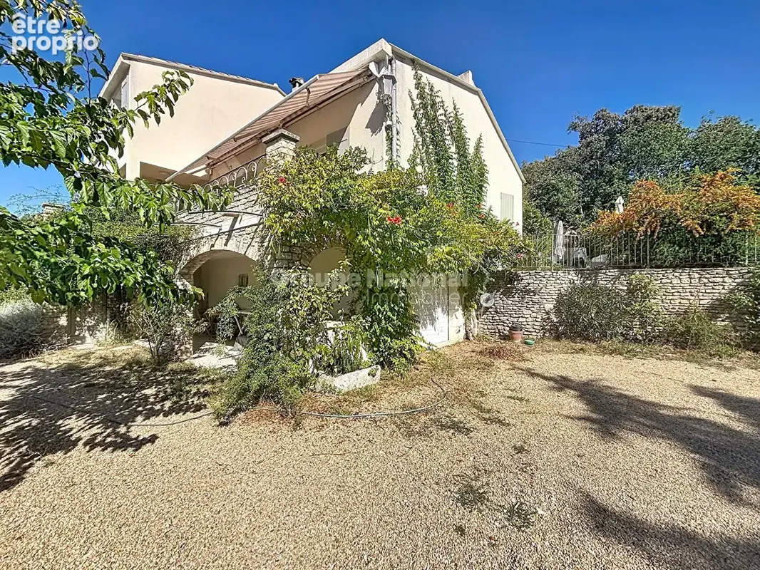 APT - vue panoramique et beaux volumes - photo 2