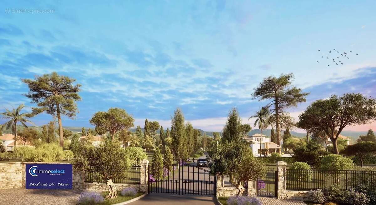 Terrain à SAINT-CYR-SUR-MER