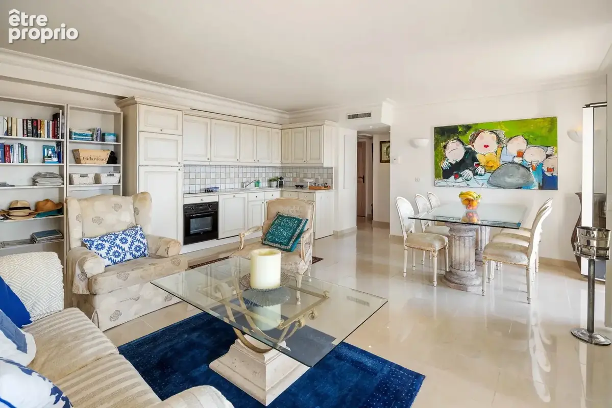 Exclusivité - Début Cap d'Antibes - Beau 3 pièces avec grande terrasse et vue panoramique mer - Piscine - Parc - Garage - Cave - photo 10