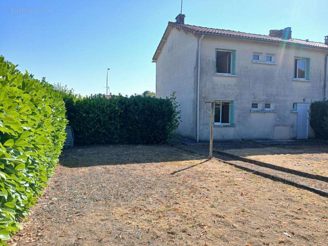 Maison lumineuse 4 chambres avec terrain clos et arboré - photo 17