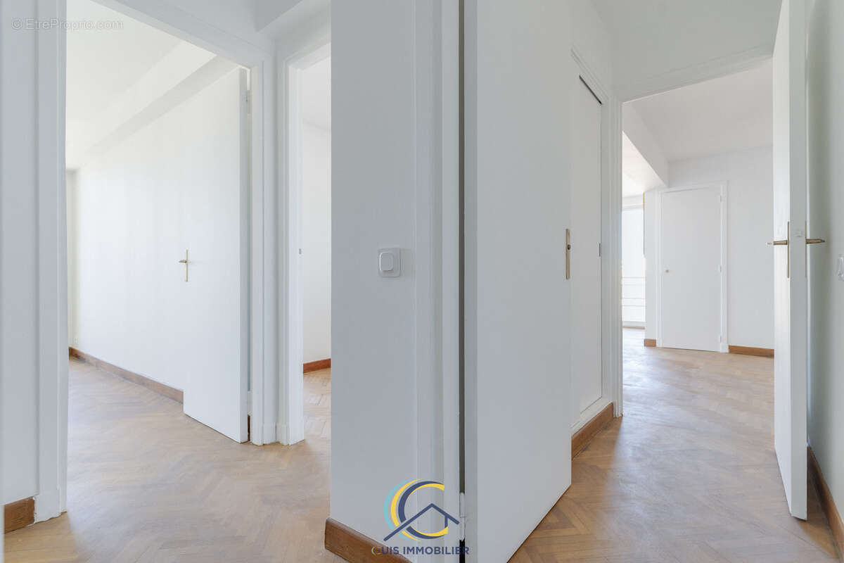 Appartement à MARSEILLE-6E