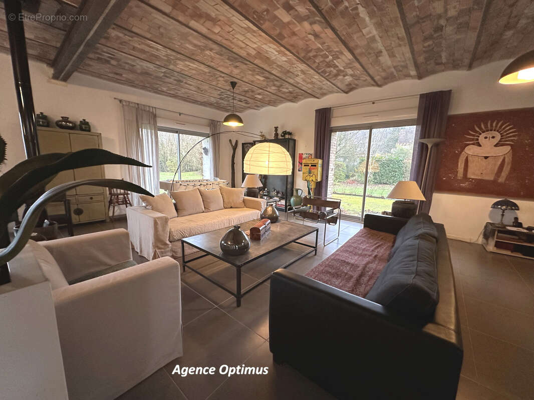 Maison à VILLETHIERRY