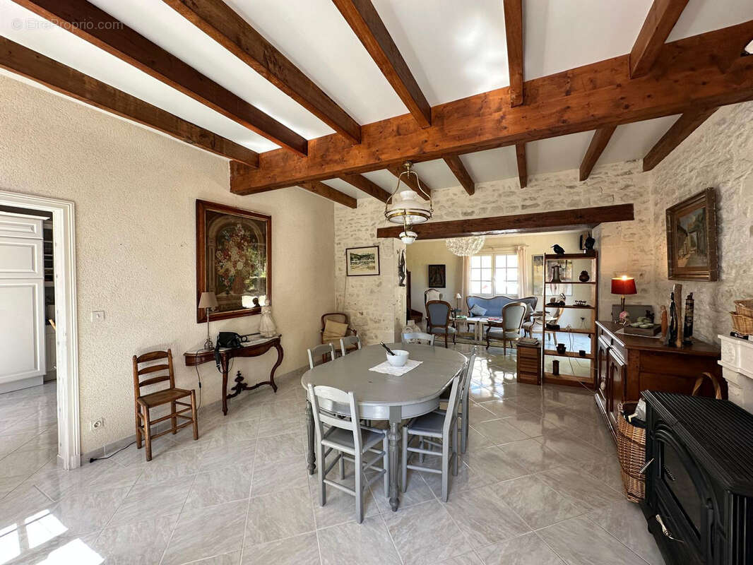 Maison à SAINT-FORT-SUR-GIRONDE