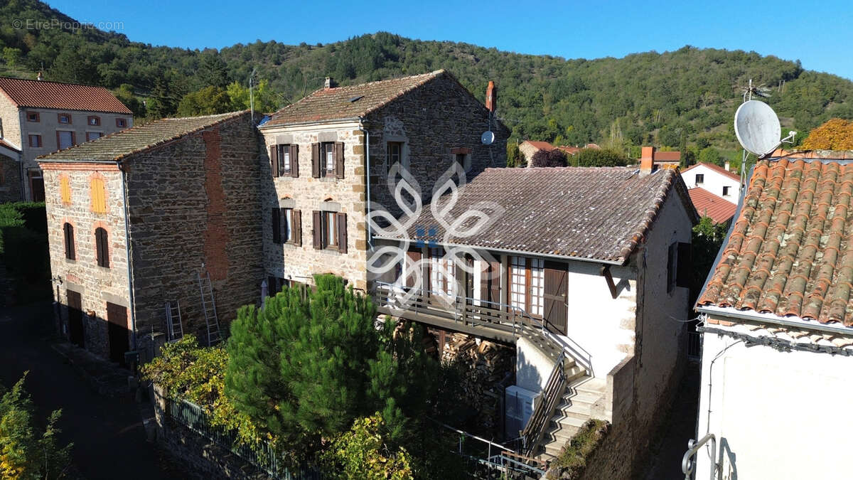 Maison à VILLENEUVE-D'ALLIER