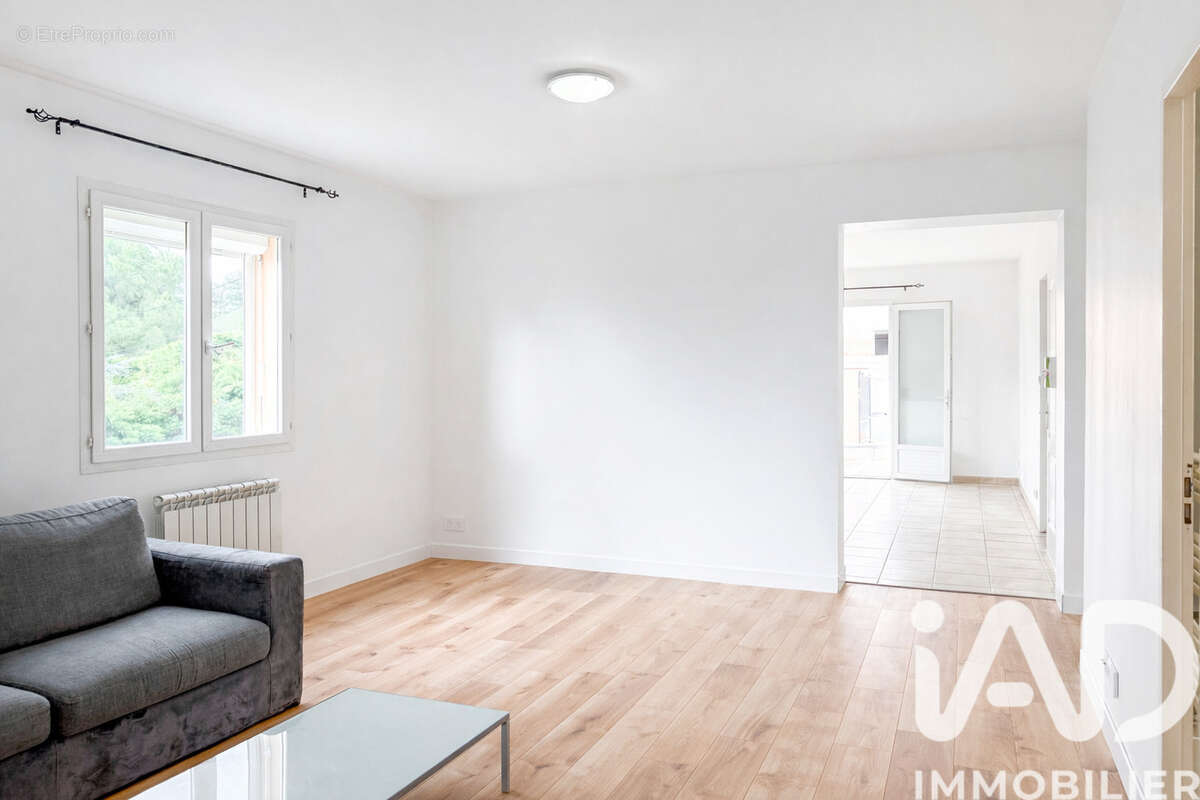 Photo 4 - Appartement à SAINT-GENIS-LAVAL