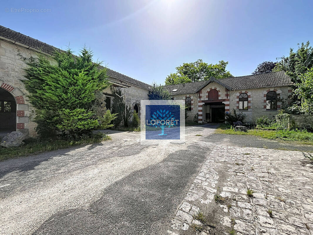 Maison à JONZAC