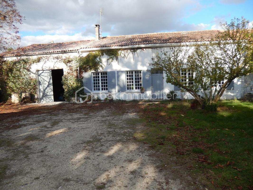 Maison à PONT-L'ABBE-D'ARNOULT