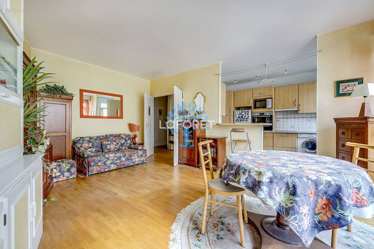 Appartement à PARIS-20E