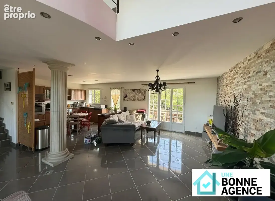 Maison 5 pièces 157 m² à vendre à Saint-Hilaire-Saint-Mesmin (45160) - photo 3