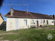 Maison à SAINT-BONNET-TRONCAIS