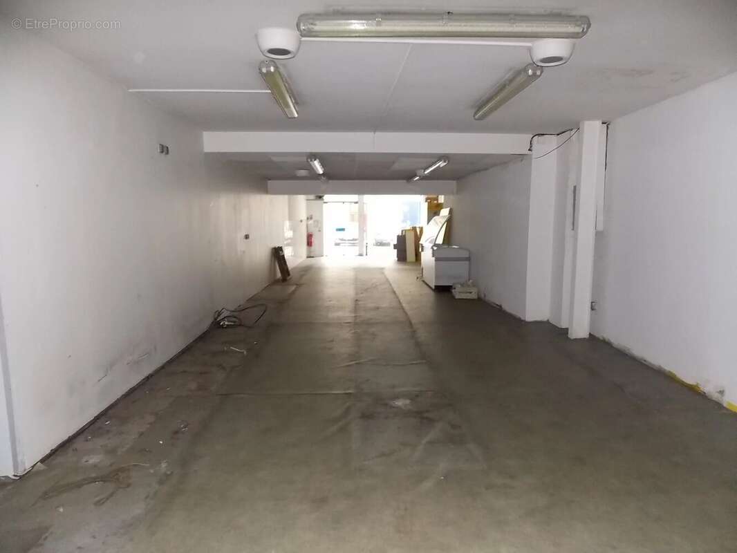 Ancien magasin avec appartement - photo 4
