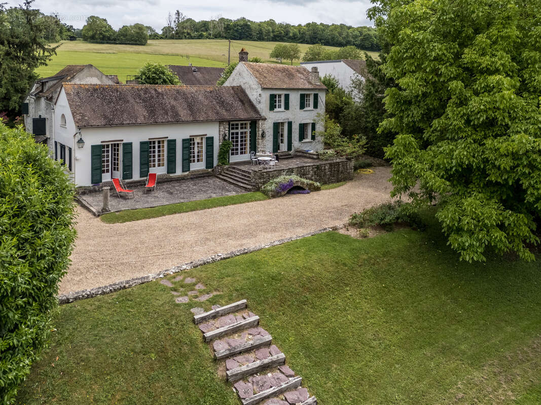 Propriété ancienne sur 6 225m2 de terrain - photo 2