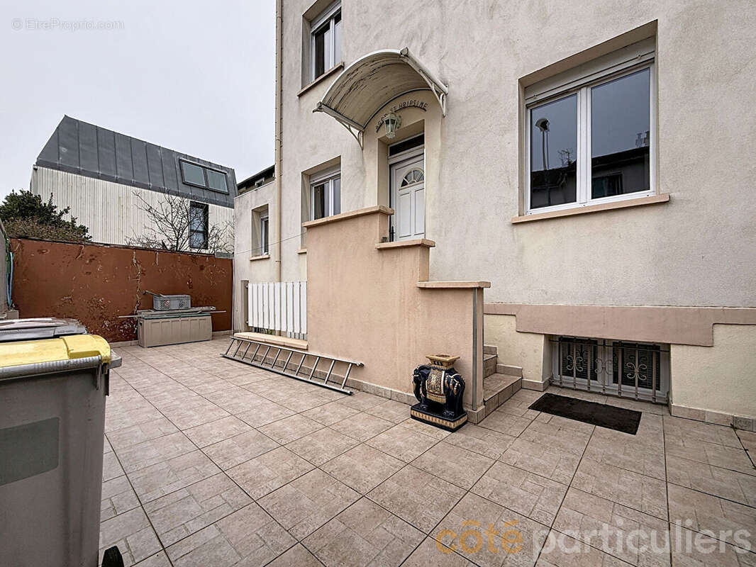 Maison à ISSY-LES-MOULINEAUX