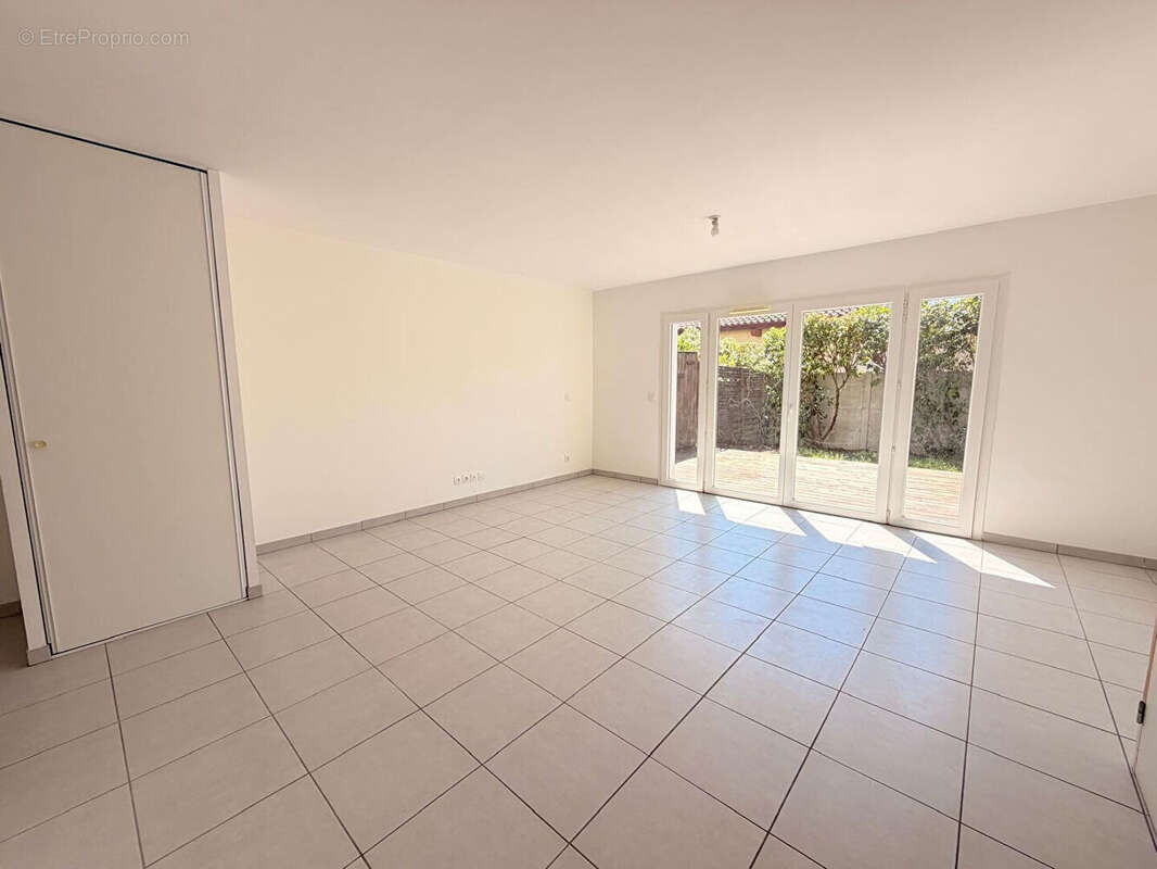 Maison T5 en duplex avec garage et jardinet à vendre à Gujan-Mestras - photo 5