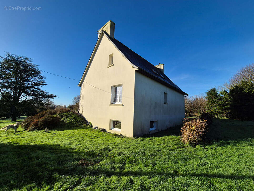 Maison à SAINT-SERVAIS