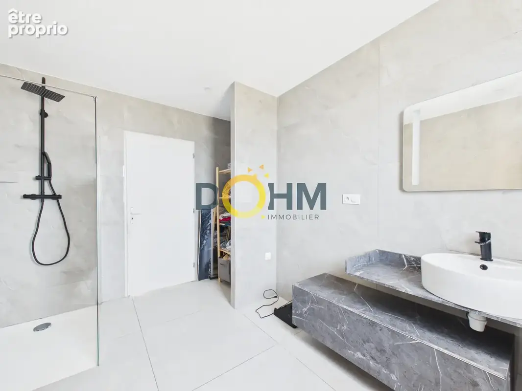 Maison de plain-pied moderne à Sainte Sigolene - photo 7