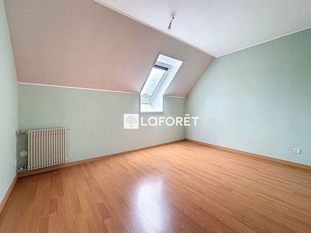 Maison à VERT-SAINT-DENIS