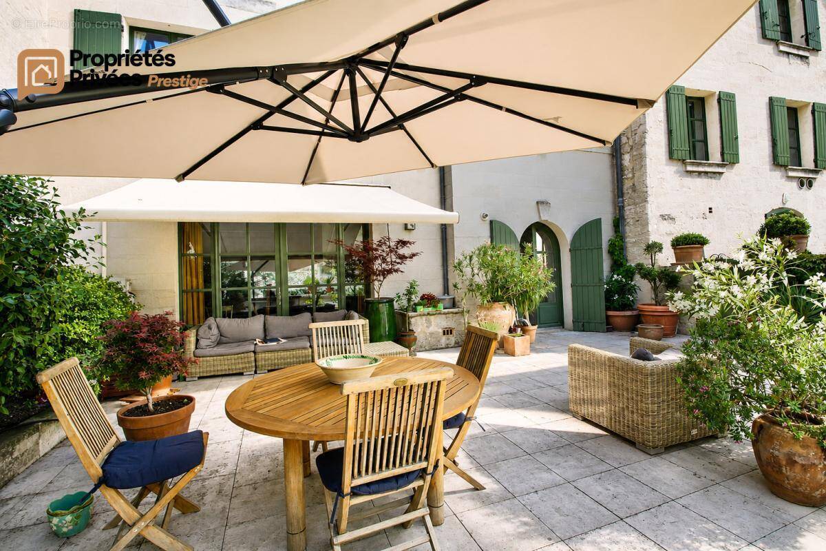 Appartement à UZES