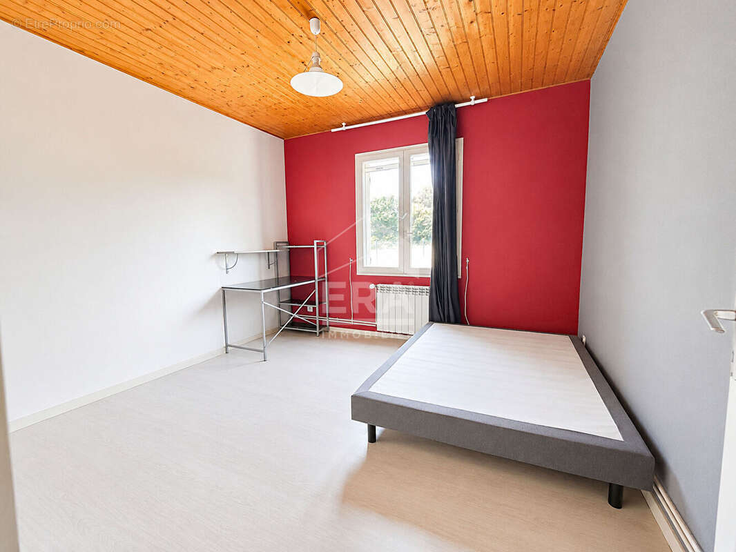 Maison à GENSAC-LA-PALLUE