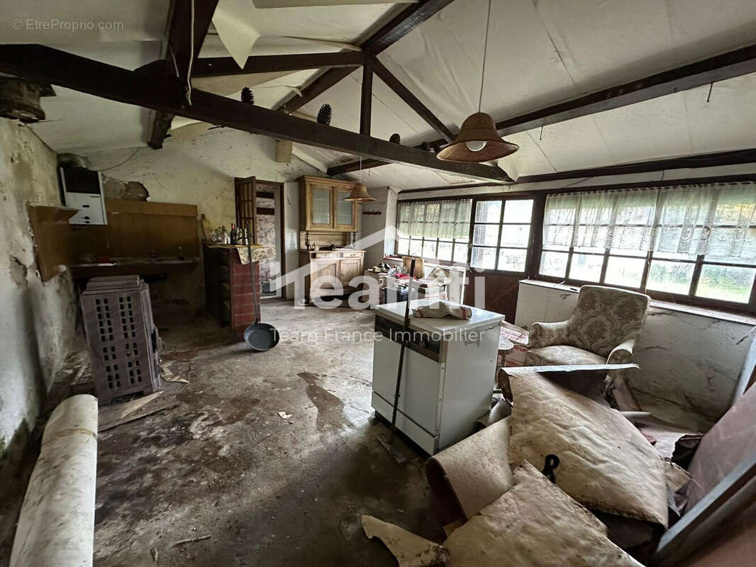 Maison à LA MONNERIE-LE-MONTEL