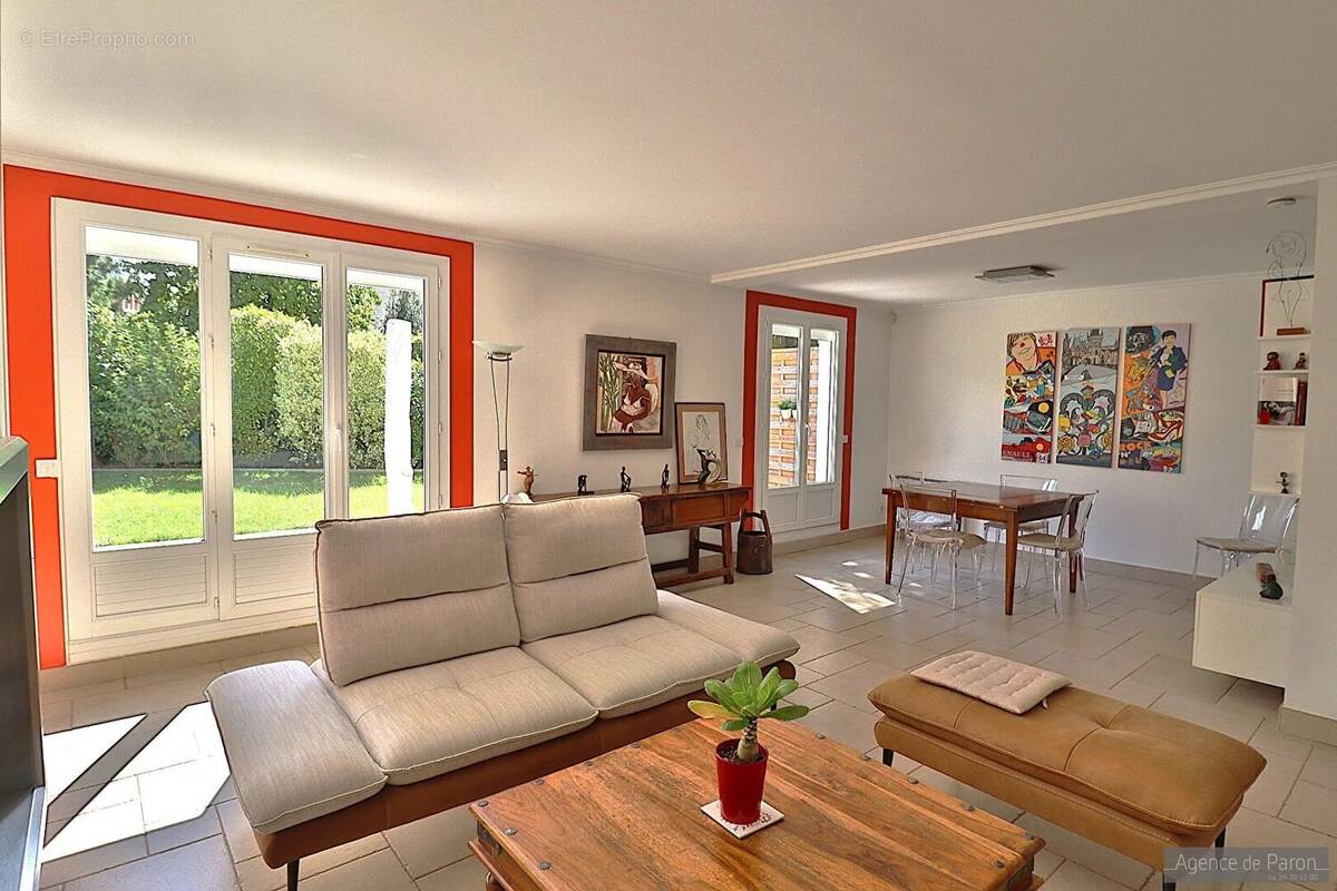 Maison à VERRIERES-LE-BUISSON