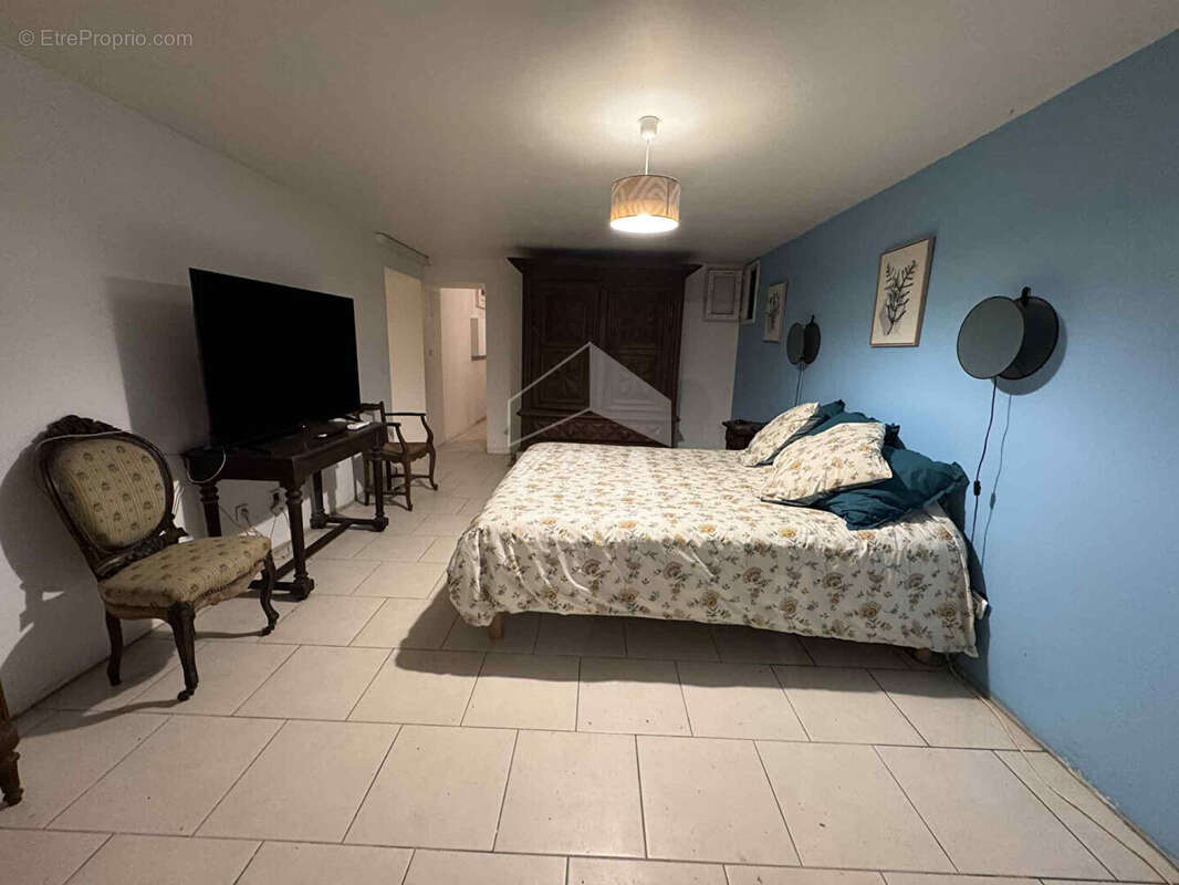 Maison à PRIGNAC-ET-MARCAMPS