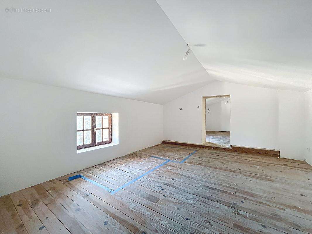 Maison à LES COTES-D'AREY