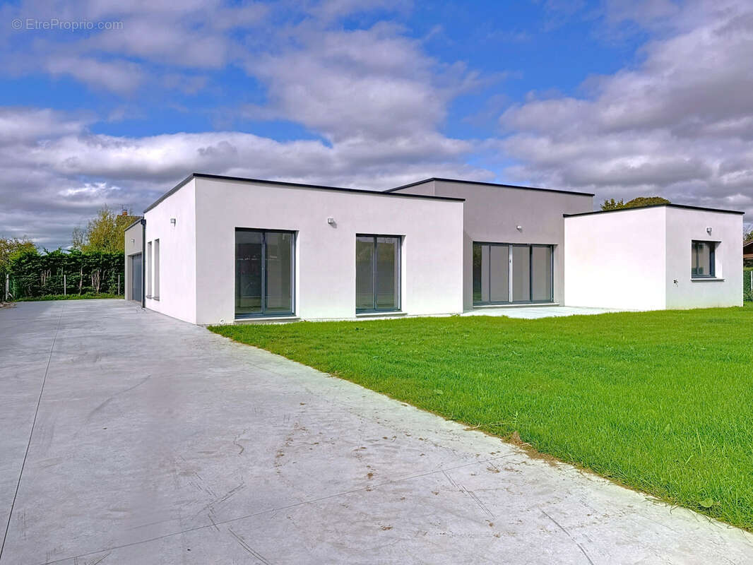 Maison à SAINT-AUBIN-CELLOVILLE