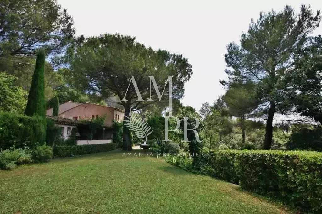 Maison à MOUGINS