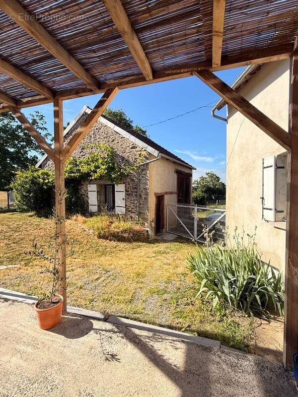 Maison en pierre entièrement rénovée, 95m², avec dépendances, terrain de 1154m² 148 000 € - photo 51