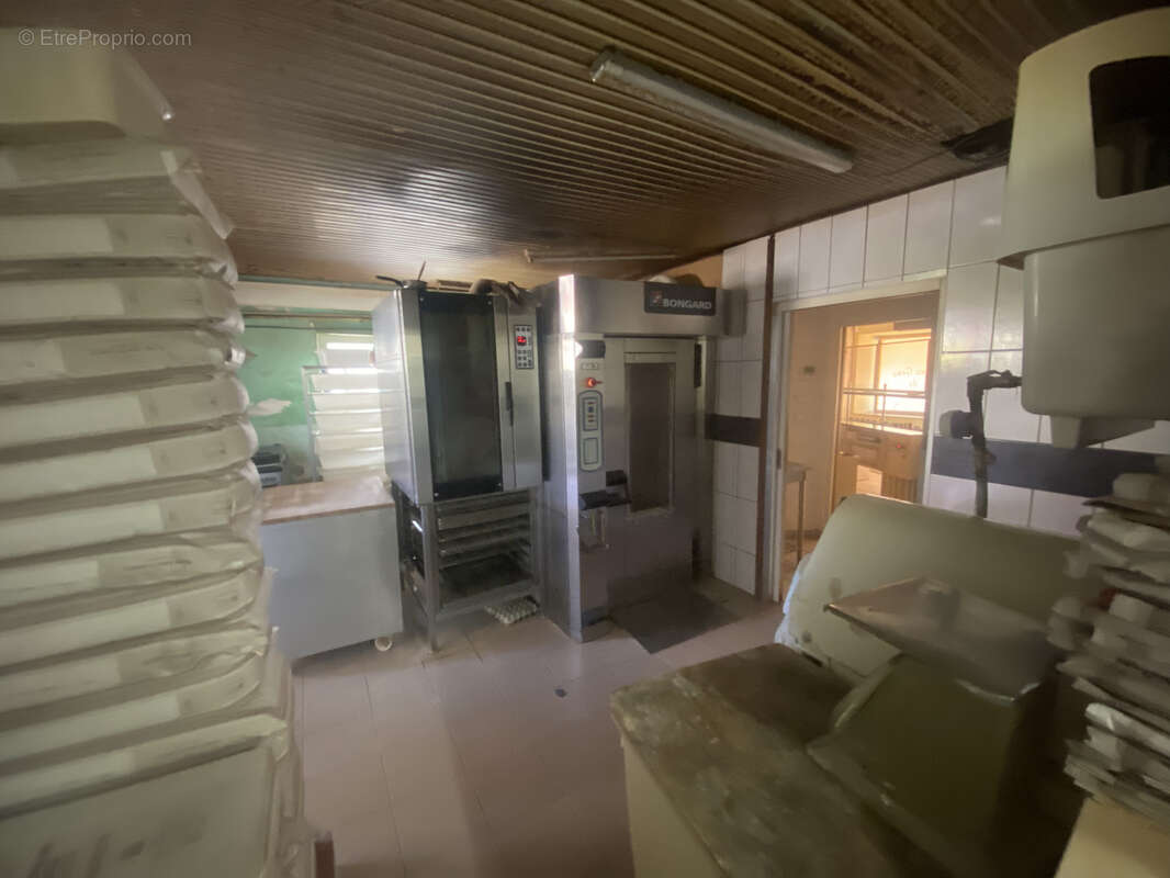 Commerce à COSNES-ET-ROMAIN