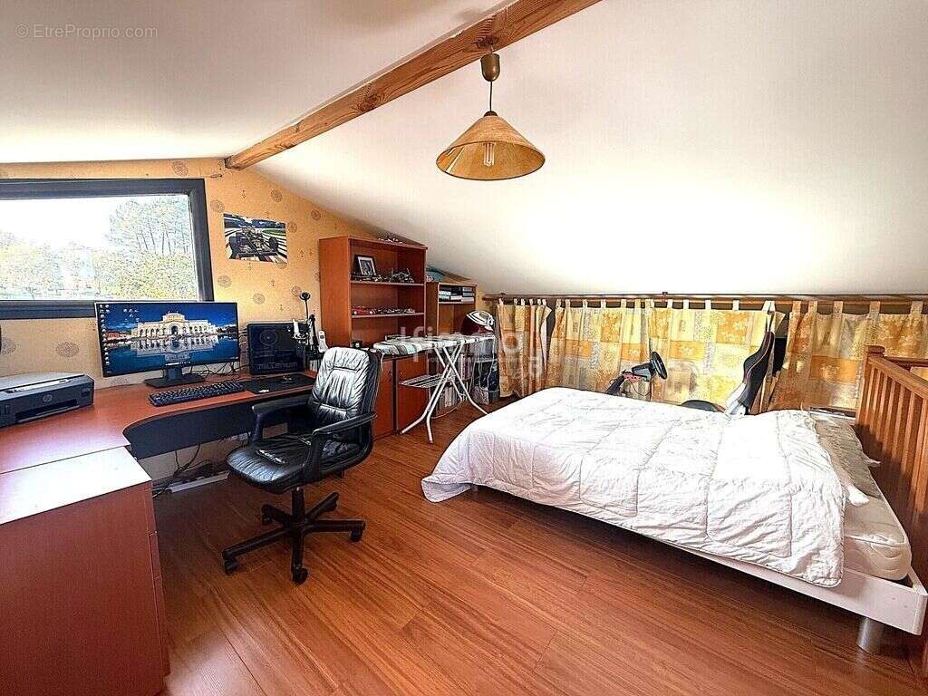 Maison à SAINT-MICHEL-DE-RIEUFRET