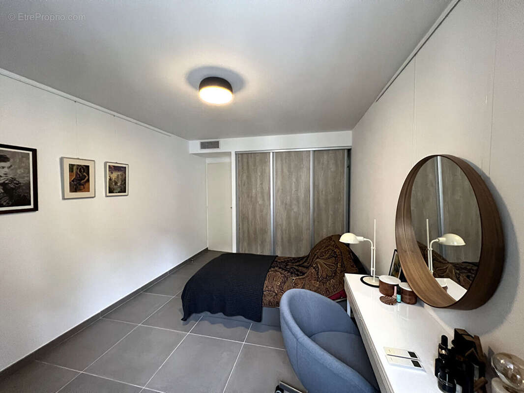 Appartement à MARSEILLE-2E