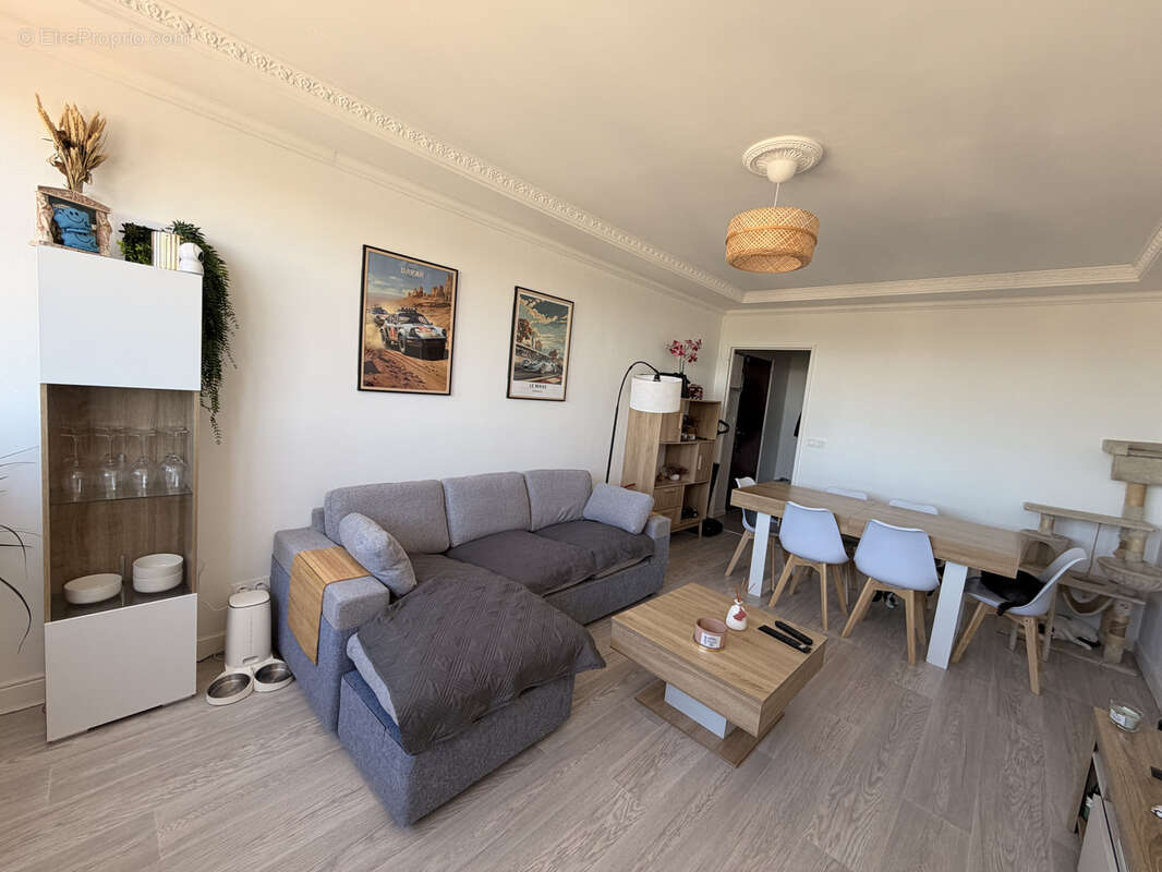 Appartement à ALLONNES