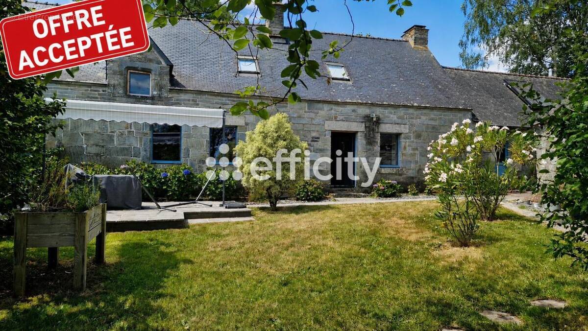 Maison à CLEGUEREC