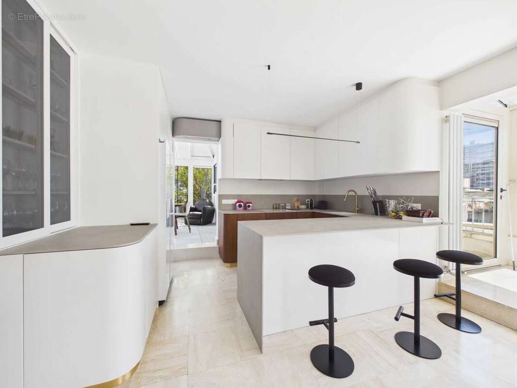 Appartement à PARIS-15E