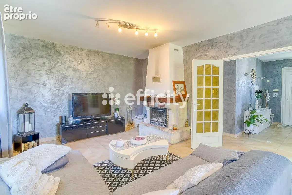 Maison 7 pièces 185 m² à vendre à Saint-Pierre-De-Chandieu (69780) - photo 10