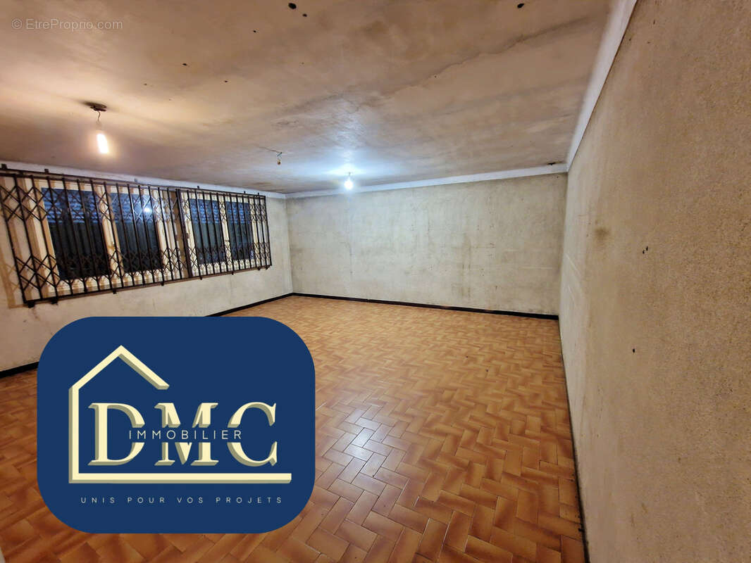 Commerce à CINTEGABELLE